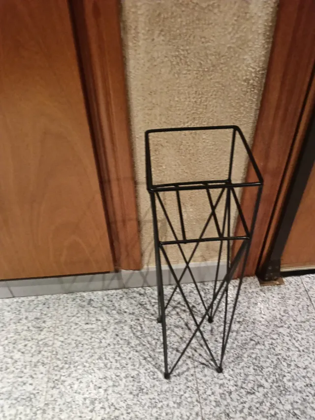 Soporte para plantas metálico