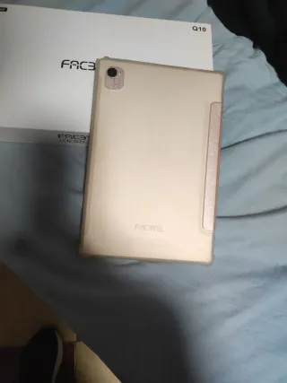 Tablet beige y blanca