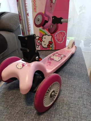 Patinete 3 Ruedas Hello Kitty Rosa