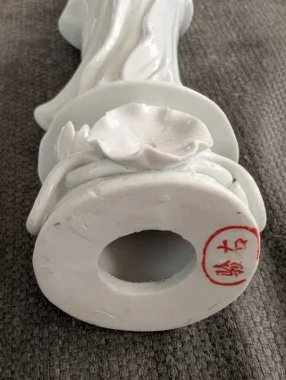 Coppia di figure cinesi in porcellana bianca