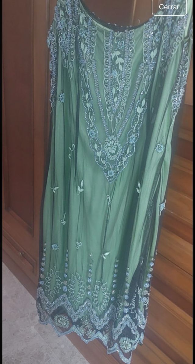 Vestido de fiesta azul con lentejuelas