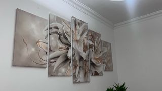 Cuadro de pared flores beige y dorado