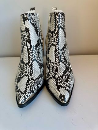Stivaletti Exé donna pitonati tacco alto