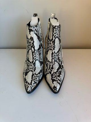 Stivaletti Exé donna pitonati tacco alto