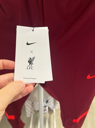 Conjunto del Liverpool Nike Rojo Talla S Nuevo