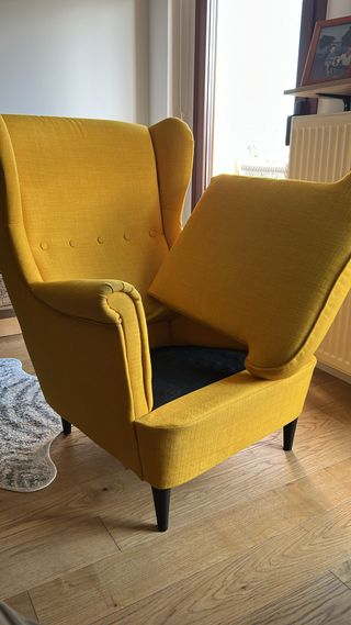 Poltrona lounge IKEA STRANDMON gialla