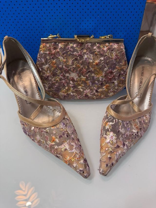 Conjunto Fiesta Zapatos y Bolso Bordado