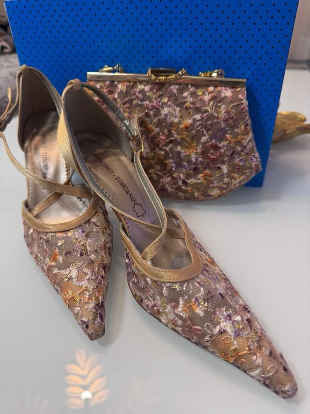 Conjunto Fiesta Zapatos y Bolso Bordado