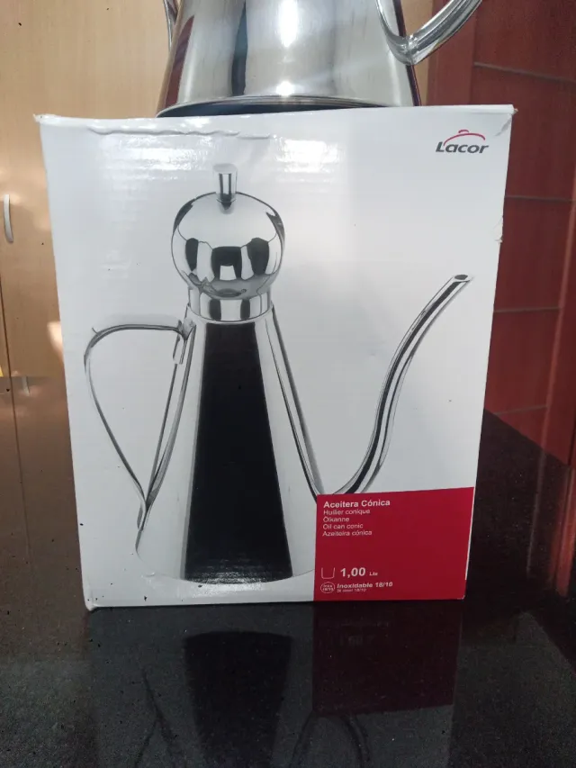 Aceitera Lacor Cónica INOX 1 Litro