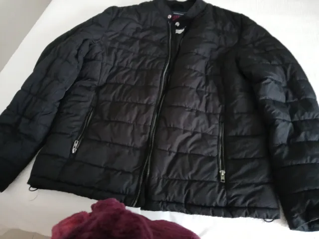 Cazadora acolchada negra hombre