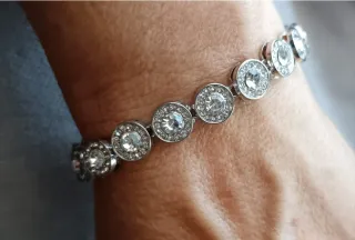 Pulsera con circonitas plateada