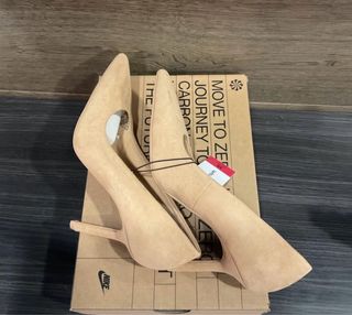 Zapatos tacón Lefties beige talla 38 nuevos