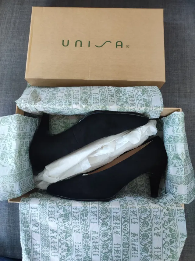 Zapatos de tacón Unisa negros