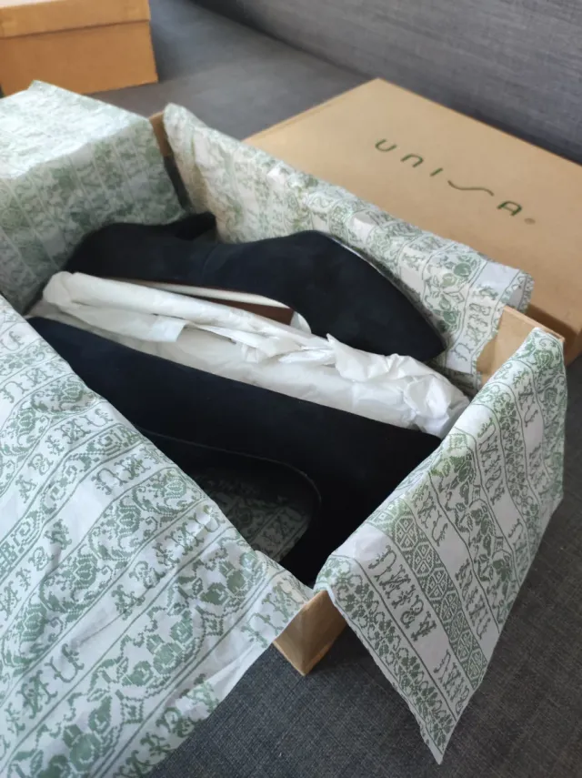 Zapatos de tacón Unisa negros