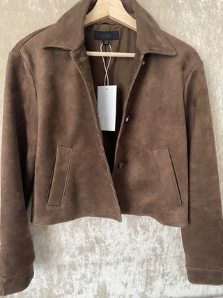 Chaqueta corta efecto ante Zara