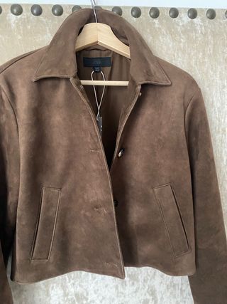 Chaqueta corta efecto ante Zara