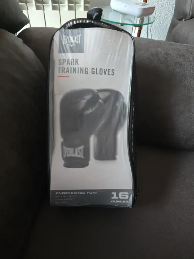 Guantes Everlast Spark Training 16 oz Negros