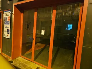 Puerta seguridad cristal y hierro