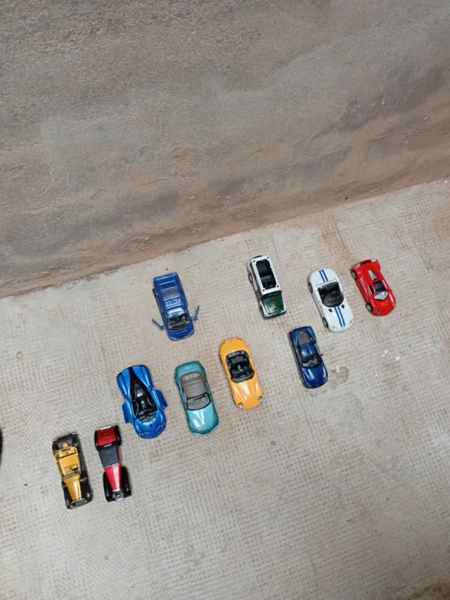 Lote Coches Welly, Burago, Matchbox, maisto