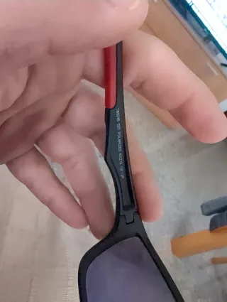 Gafas de sol Timberland negras y rojas