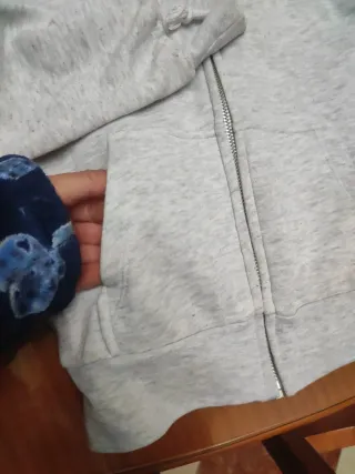 Sudadera gris con cremallera mujer