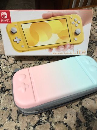 Nintendo Switch Lite Giallo + Custodia