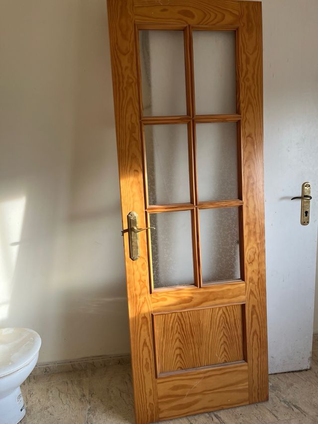 Puerta de madera para habitaciones