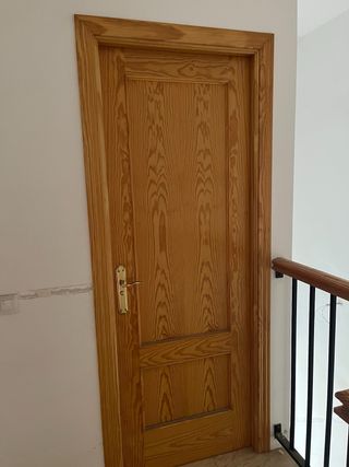 Puerta de madera para habitaciones