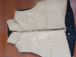 Chaleco acolchado reversible negro/beige