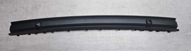 83F8078379B9 Embellecedor negro satinado Audi RSQ3