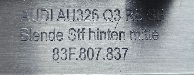 83F8078379B9 Embellecedor negro satinado Audi RSQ3
