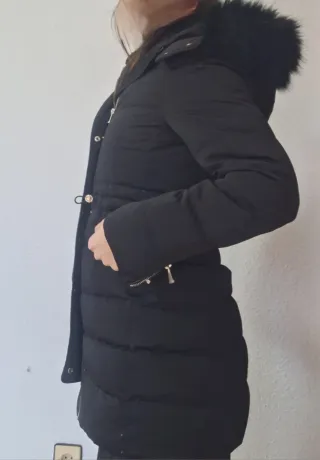 Plumífero Zara Negro con Capucha
