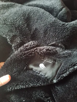 Plumífero Zara Negro con Capucha