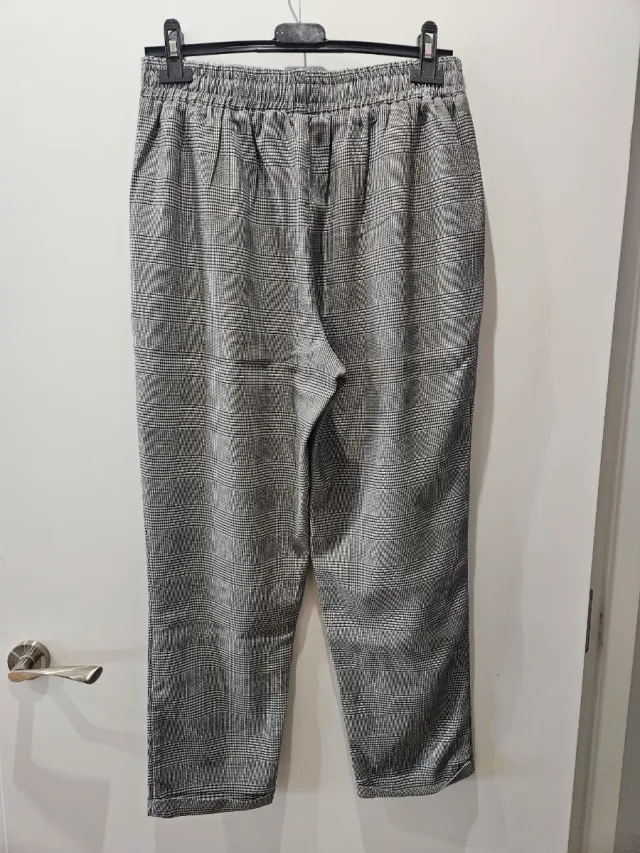 Pantalón cuadros Stradivarius Talla M