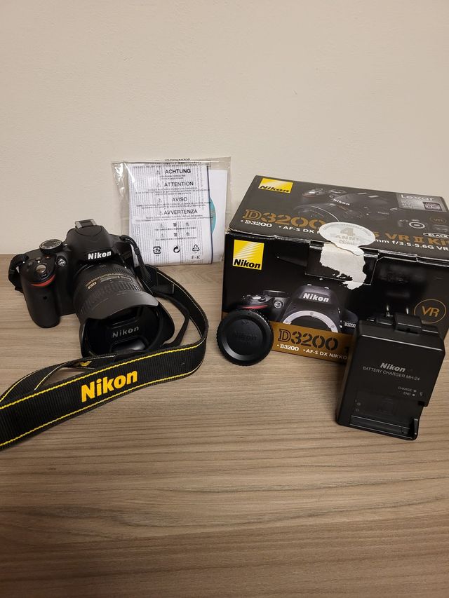 Nikon D3200 + Obiettivo 16-85mm VR