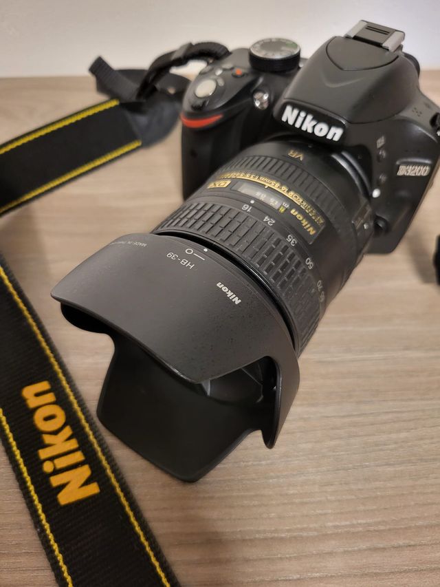 Nikon D3200 + Obiettivo 16-85mm VR