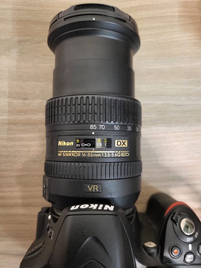 Nikon D3200 + Obiettivo 16-85mm VR
