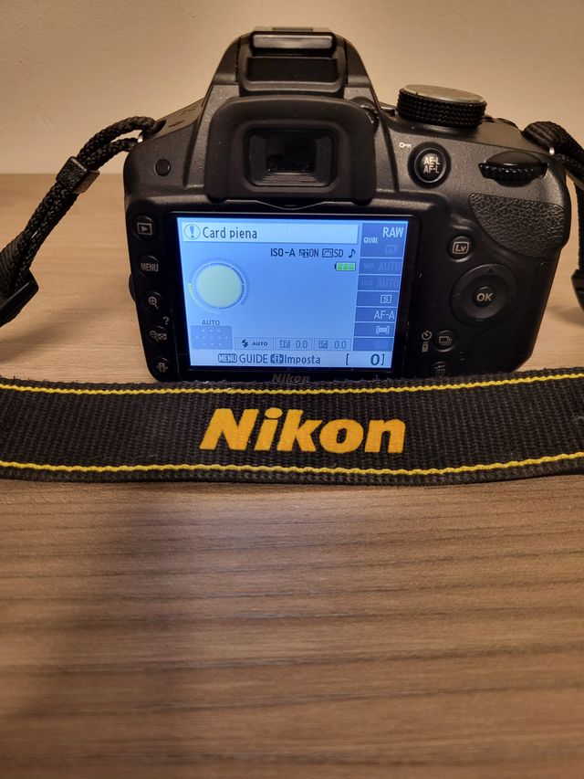 Nikon D3200 + Obiettivo 16-85mm VR