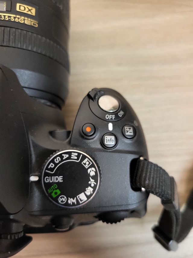 Nikon D3200 + Obiettivo 16-85mm VR