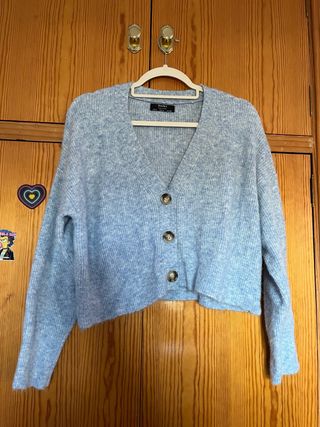 Jersey Bershka botones azul claro