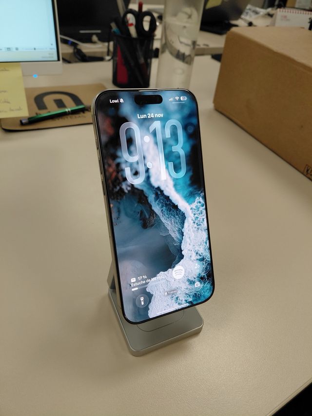 iPhone 16 Pro Max Gris Natural