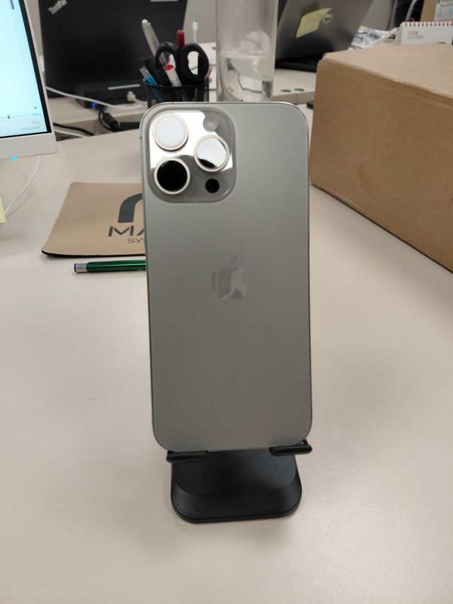 iPhone 16 Pro Max Gris Natural