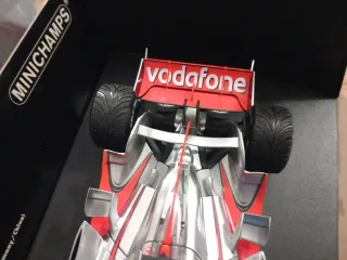 Minichamps Lewis Hamilton McLaren 2008