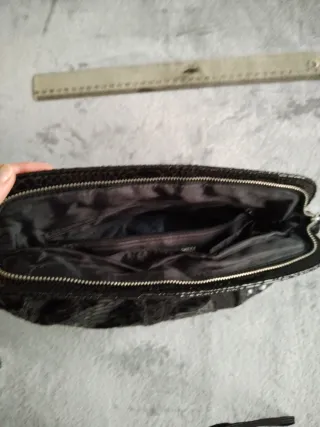 Neceser o bolso mano H&M negro