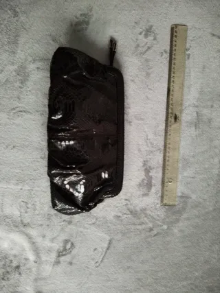 Neceser o bolso mano H&M negro