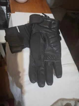 Guantes IXON Negros
