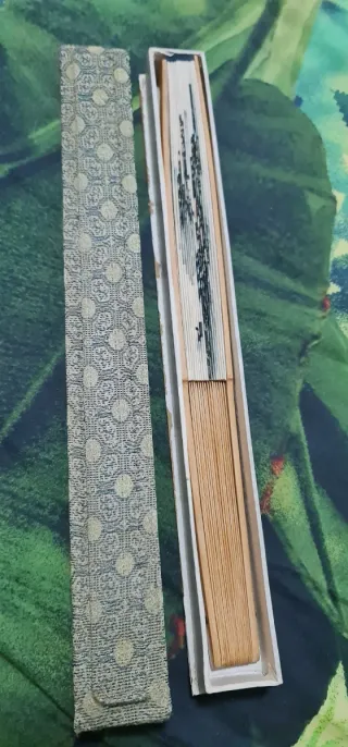 Abanico de papel con caligrafía