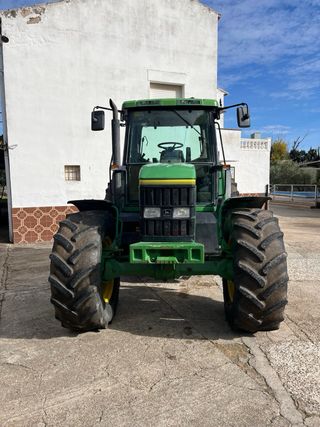 Tractor John Deere 6900
