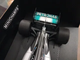 Modellino F1 Minichamps Valtteri Bottas 2017 1/18
