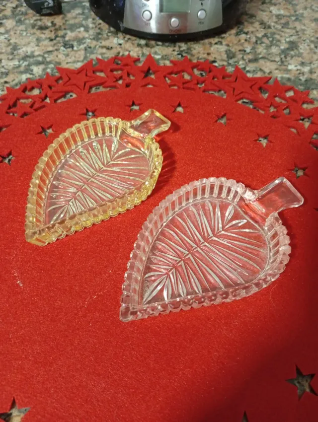 2 platitos de cristal decorativos